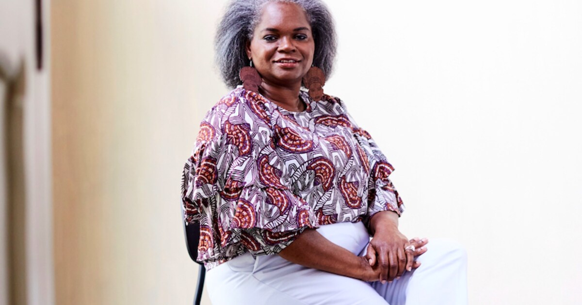 Melitia (50) is hiv-positief: 'In het ziekenhuis liepen ze om me heen'