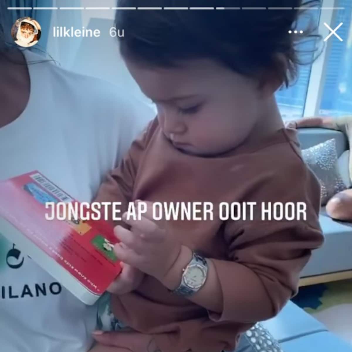 Lil Kleine geeft zoontje Lio 1 designer horloge cadeau Flair