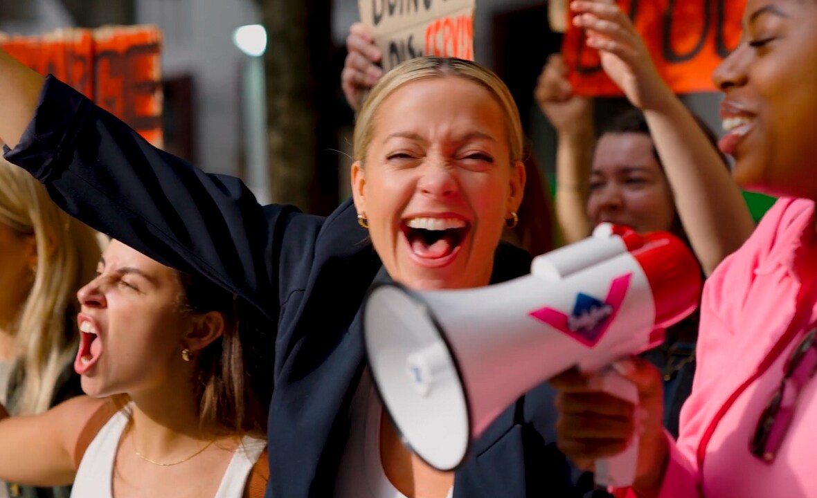Vrouwen protesteren tegen de censuur op sociale media | Flair