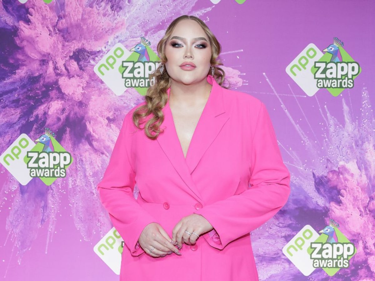 Om deze reden ligt Nikkie Tutorials in het ziekenhuis | Flair