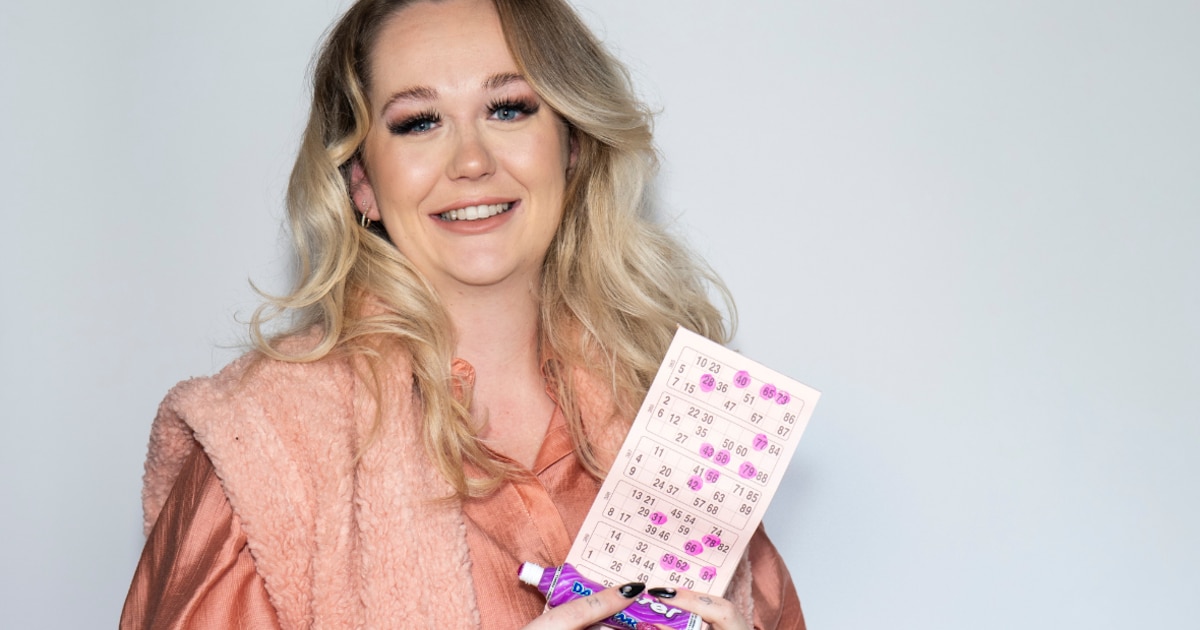Bo (28) is gek op bingo: 'Ik word er heel rustig van, maar tegelijkertijd is het spannend'