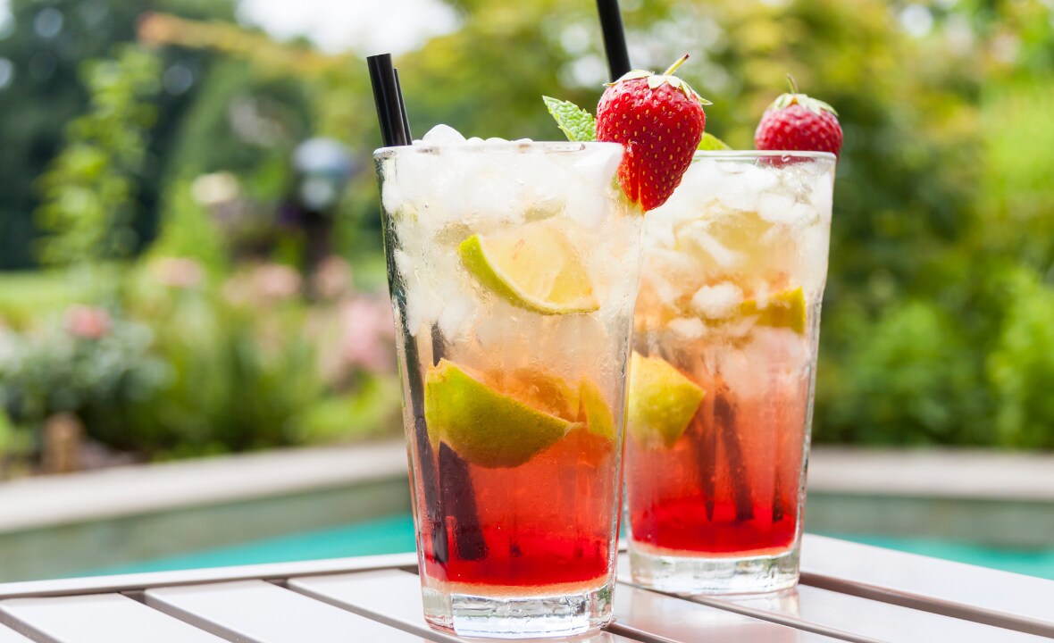 Cocktail, anyone? Zo maak je witte sangria en een margarita met komkommer  en limoen | Flair