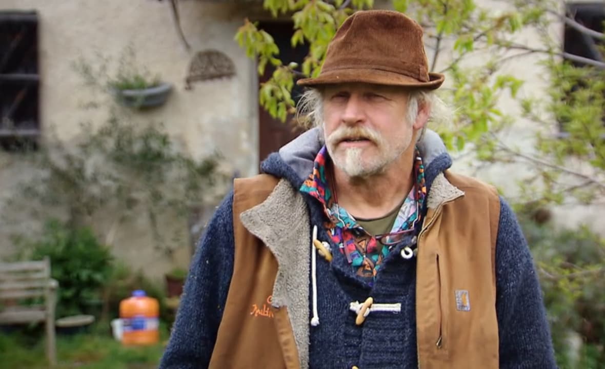 Jonge tiktokkers zien iets in 'B&B Vol Liefde'-Thijz: 'Ik ben een beetje  verliefd op hem' | Flair