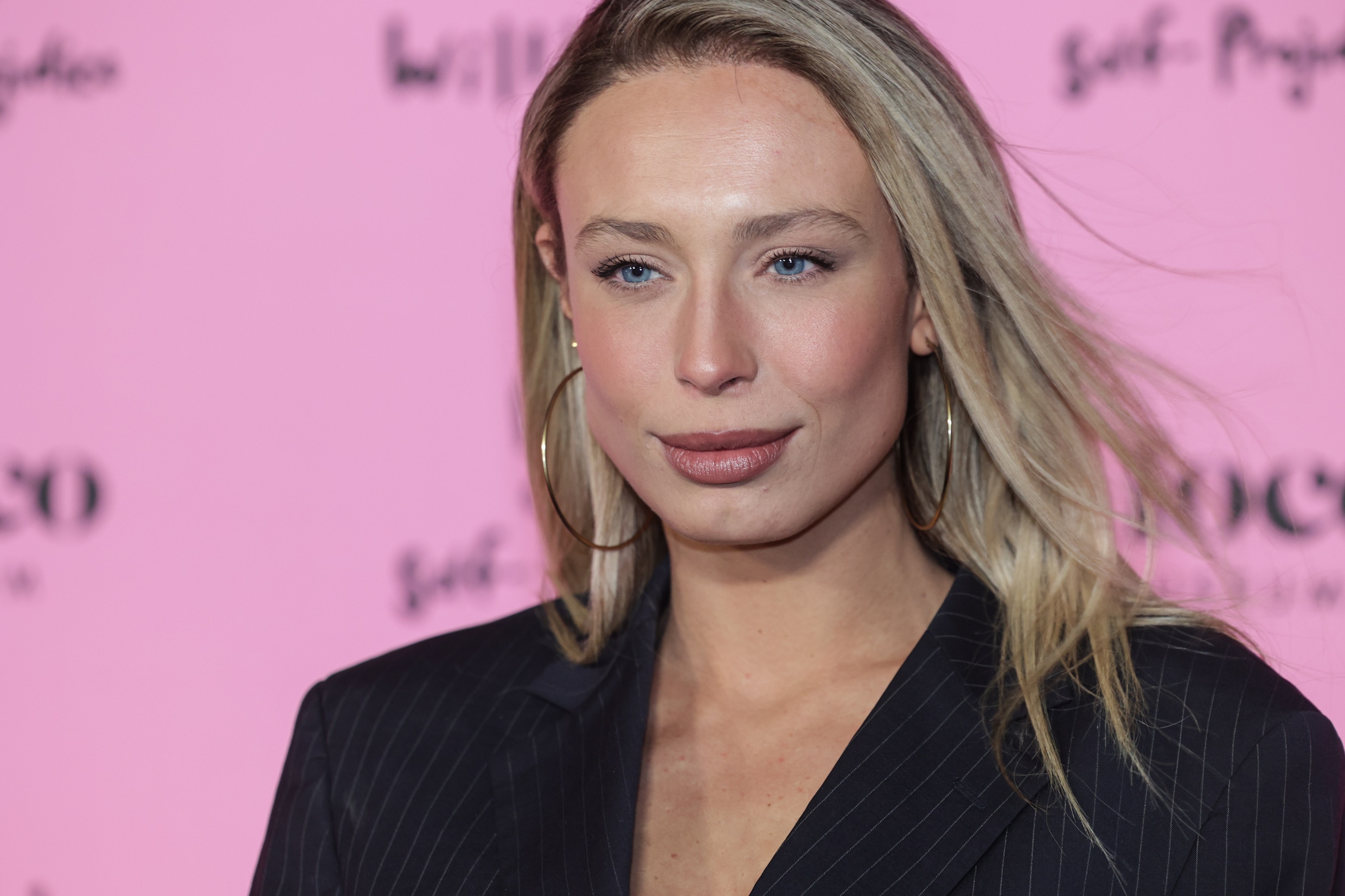Loiza Lamers gaat trouwen | Flair