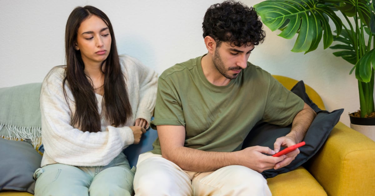 Picture of Phubbing: What Is It, Effects on Relationships, and How to Stop