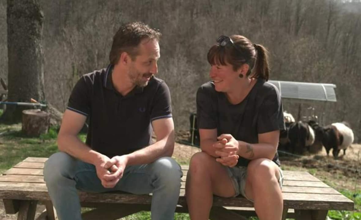 Zo zag je 'Winter Vol Liefde'-Judith en Bart niet eerder | Flair