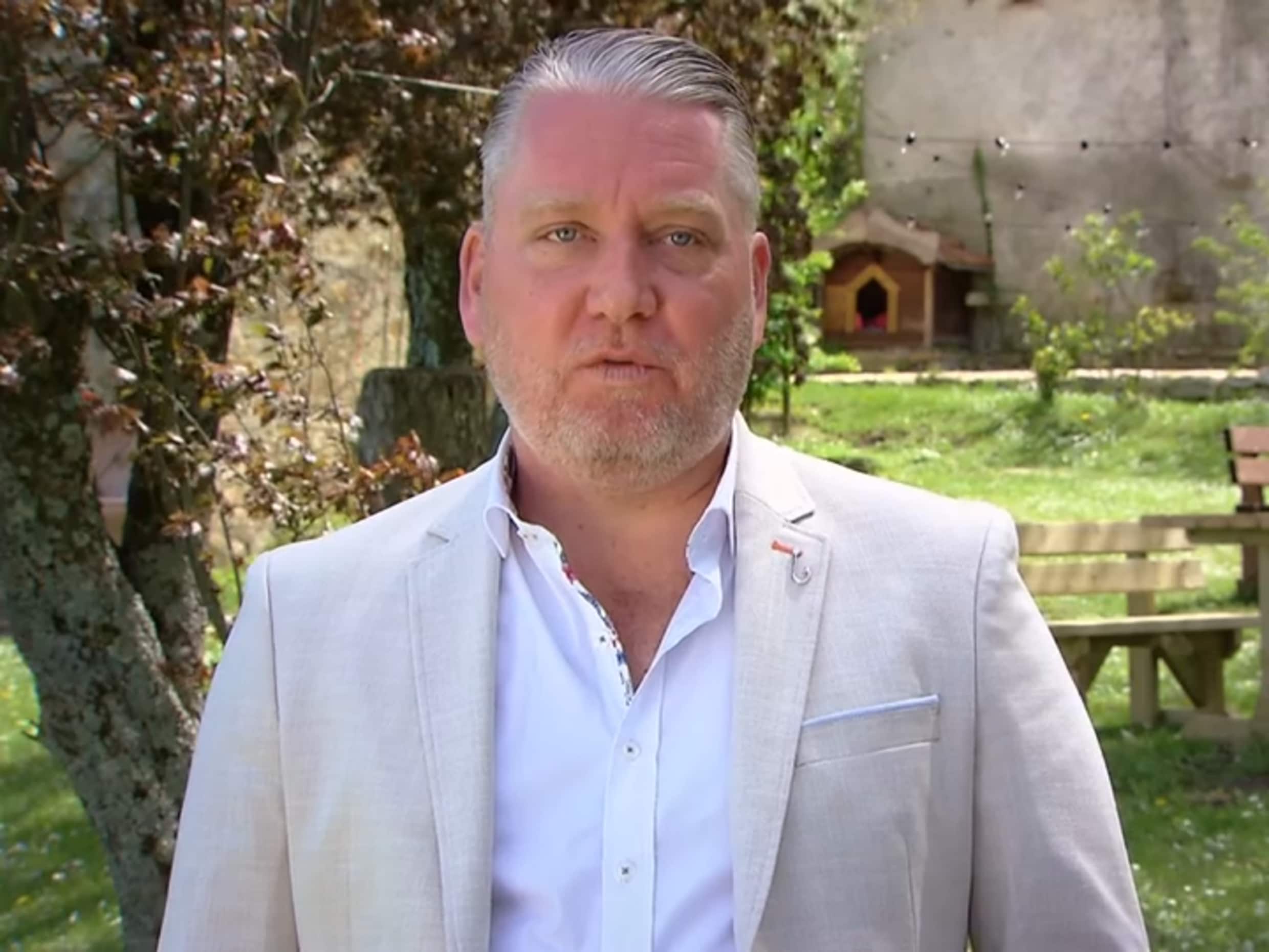 Zien: zo zag 'B&B Vol Liefde'-Bart er in zijn jeugd uit | Flair