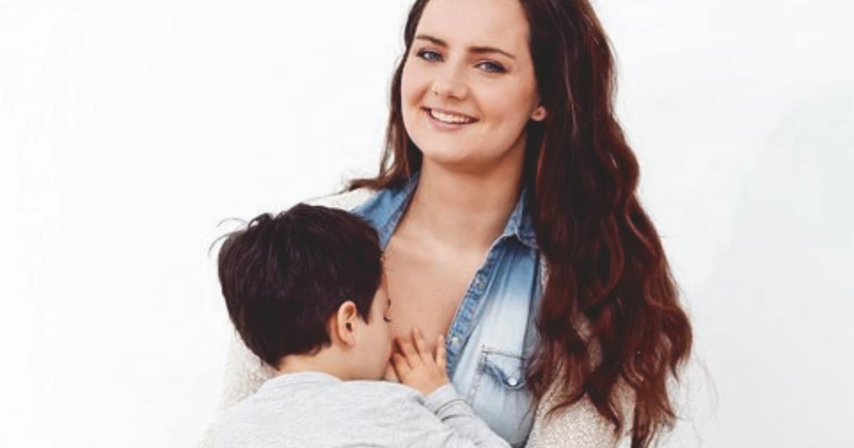 Anneroos (32) gaf haar zoons jarenlang borstvoeding: 'Dat anderen daar iets van vinden, moeten ze ze