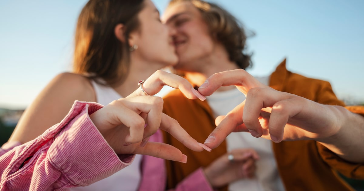 Anja (30) heeft een relatie met haar neef